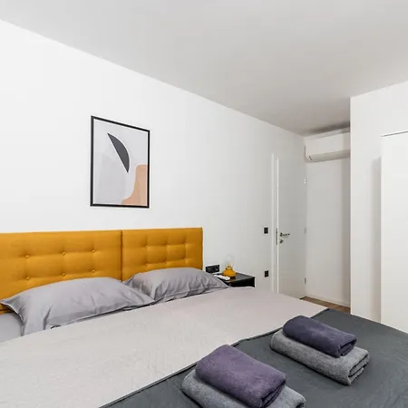 Golden Olive With Shared Pool Apartamento