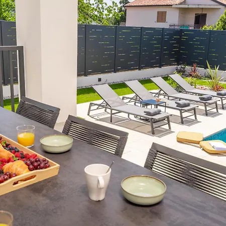 Apartamento Golden Olive With Shared Pool *