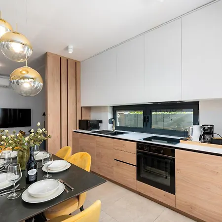 Golden Olive With Shared Pool Apartamento