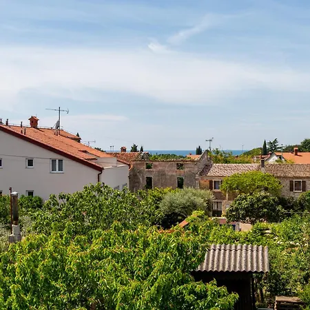 Golden Olive With Shared Pool Apartamento