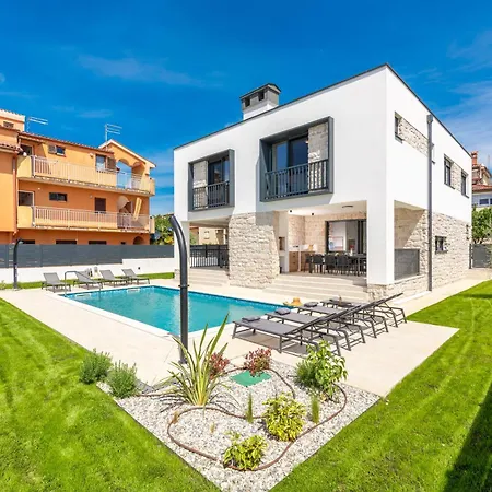 Golden Olive With Shared Pool Apartamento *