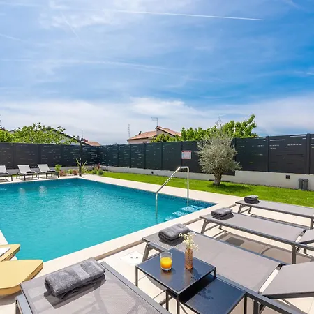 Apartamento Golden Olive With Shared Pool Novigrad Istria