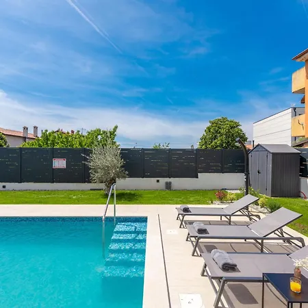 Golden Olive With Shared Pool Apartamento
