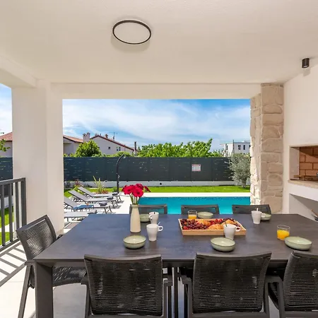 Apartamento Golden Olive With Shared Pool *