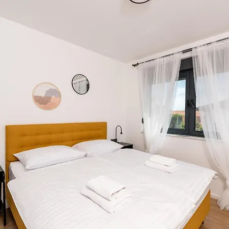 Golden Olive With Shared Pool Novigrad Istria