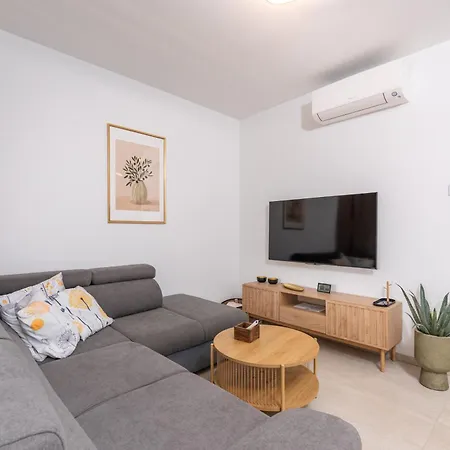 Apartamento Golden Olive With Shared Pool *